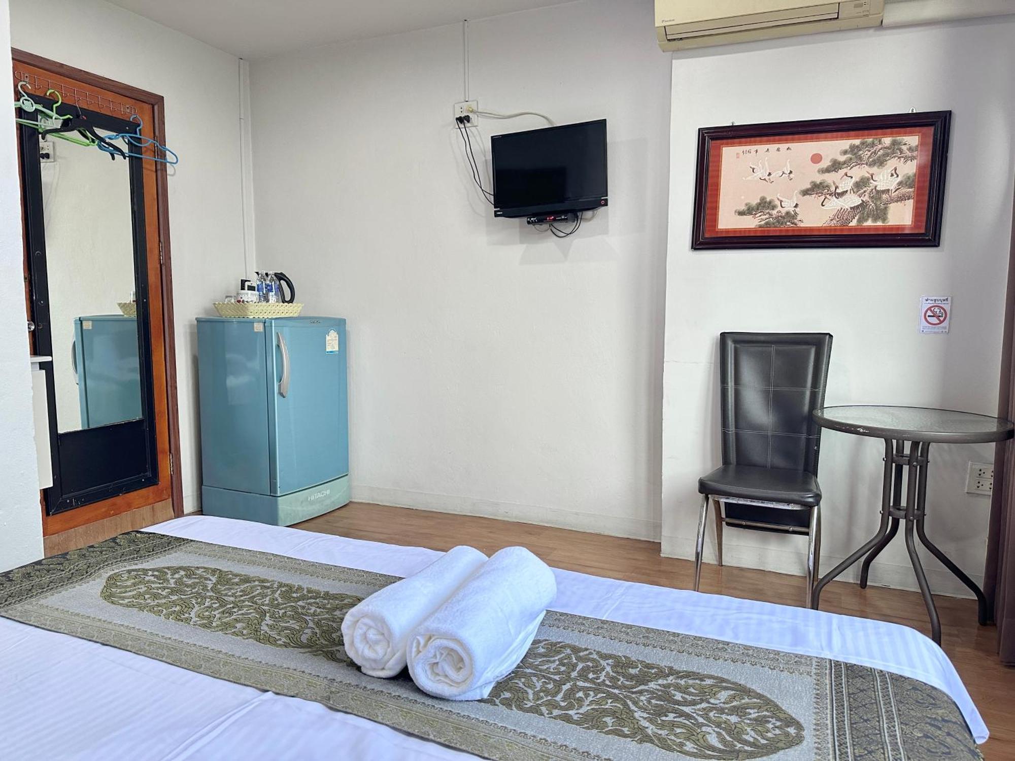 Longzhu Guesthouse Bangkok Exterior foto