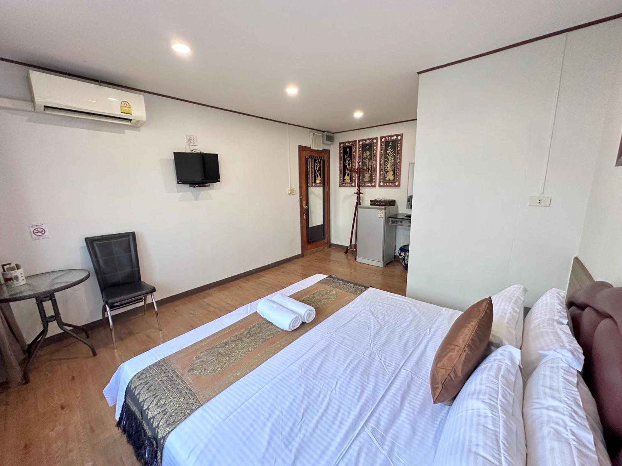 Longzhu Guesthouse Bangkok Exterior foto